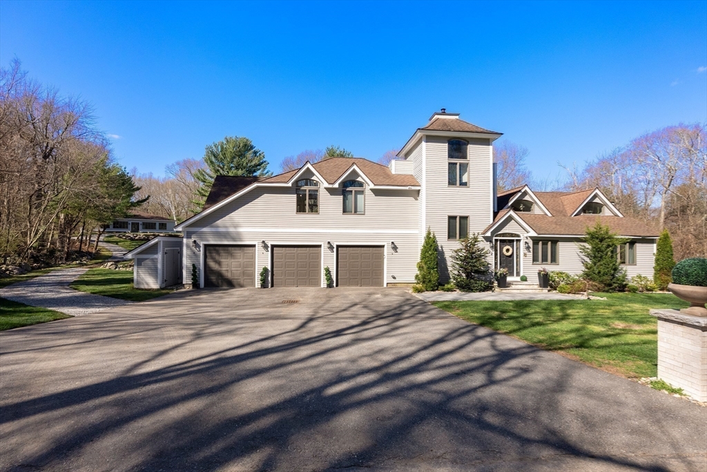 22 Old Cambridge Turnpike