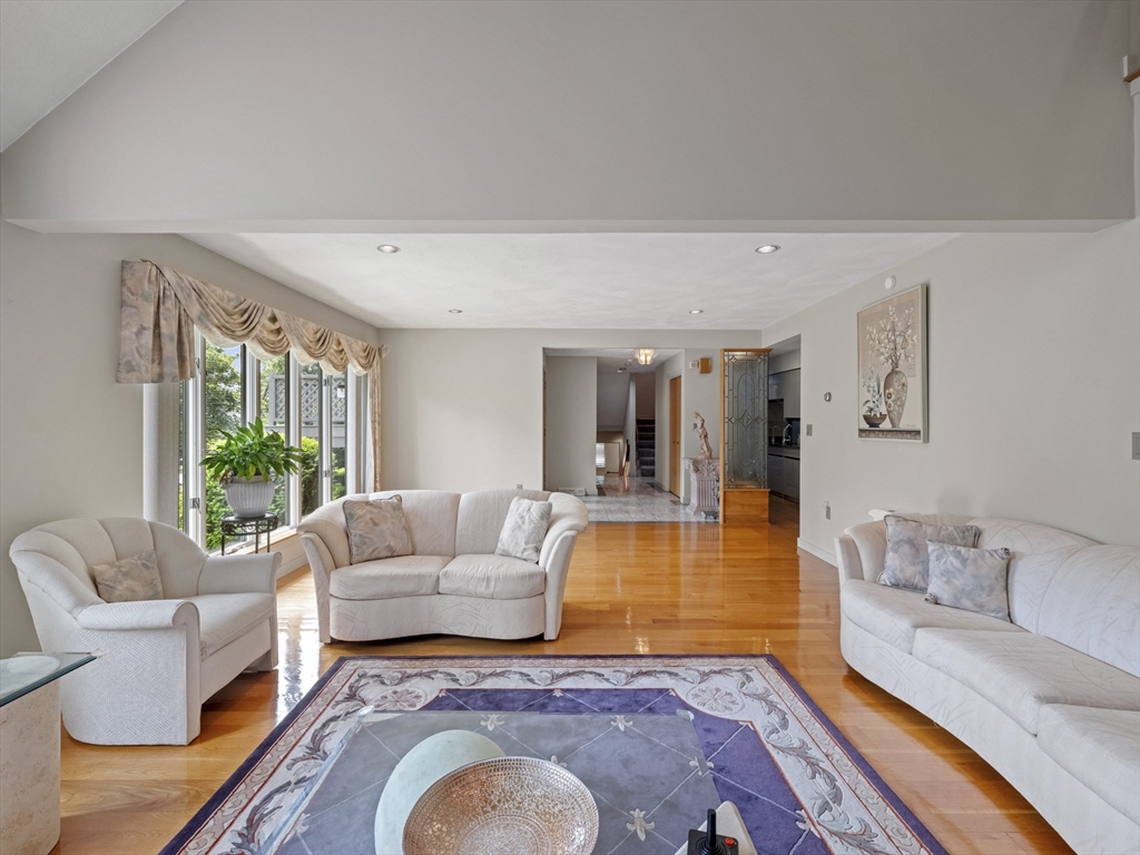 22 Orsini Dr