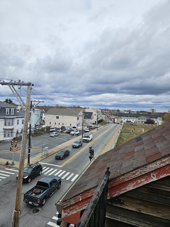 Lowell, Massachusetts 01851, United States, 2 Bedrooms Bedrooms, ,2 BathroomsBathrooms,Residential,Active,254172