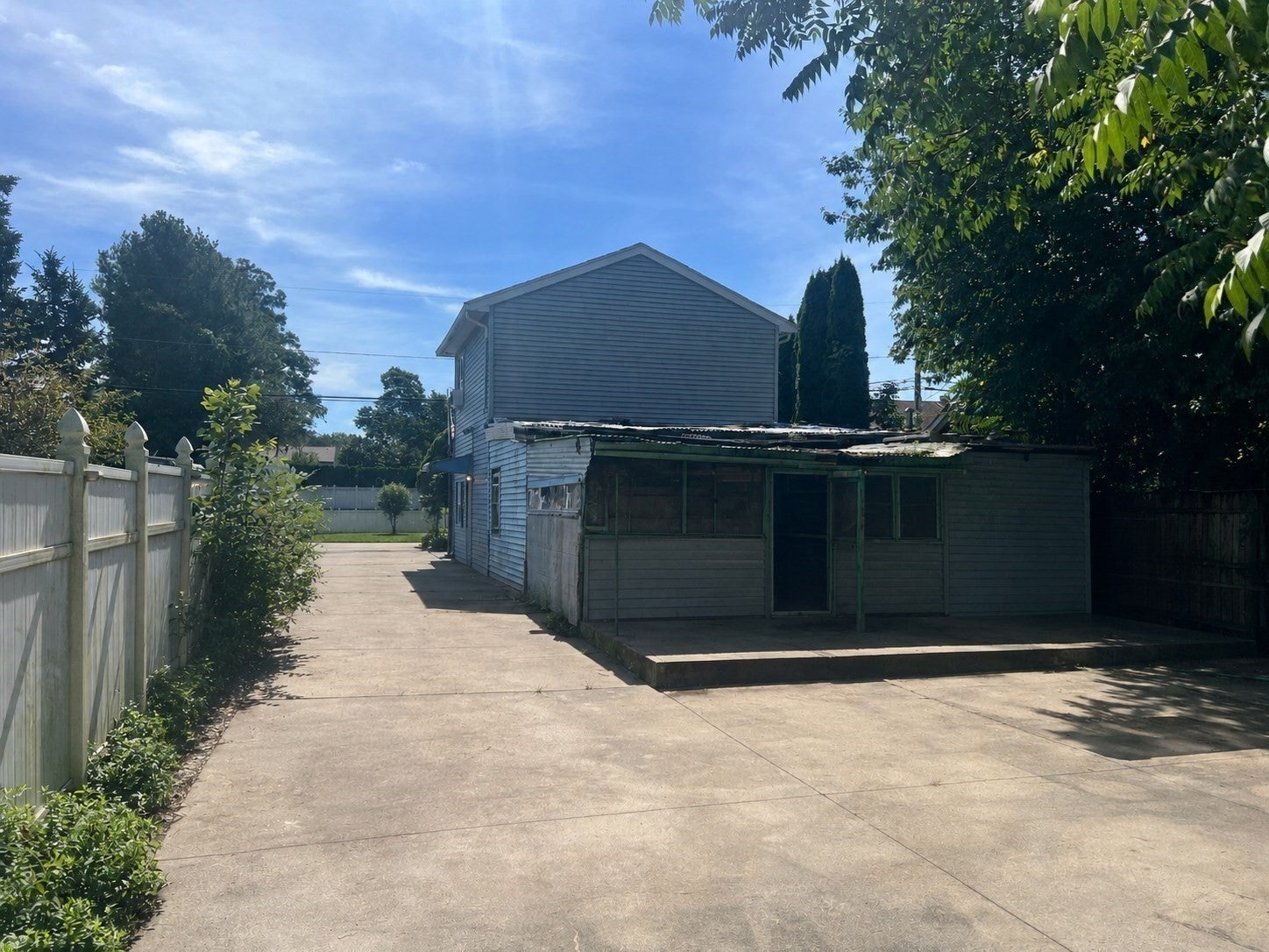 42 Milton St