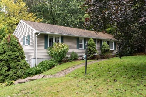 39 Old Brook Rd Shrewsbury MA 01545