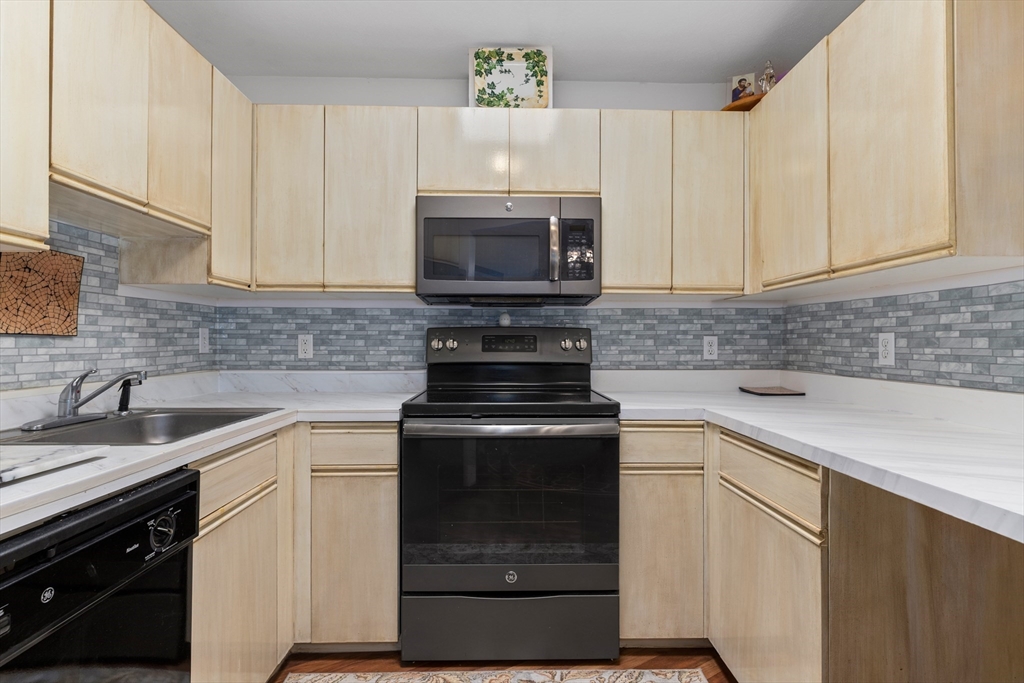 677 Quincy Shore Dr 408