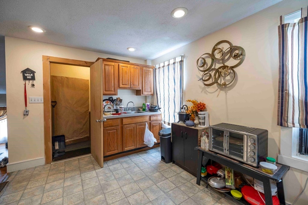 593 Plymouth Ave, Fall River, MA, 593 Plymouth Ave, Fall River, MA Photo #6