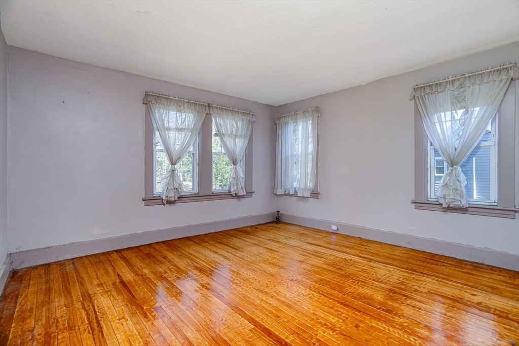 846 Massachusetts Ave, Lunenburg, MA Photo #12