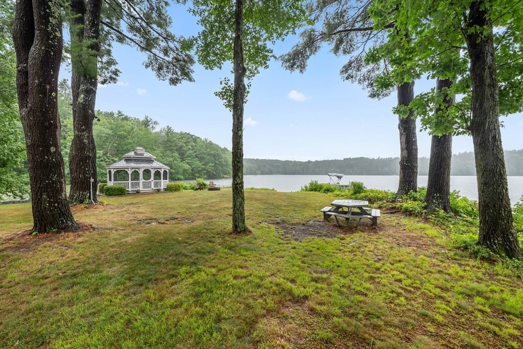 14 Demond Pond Row