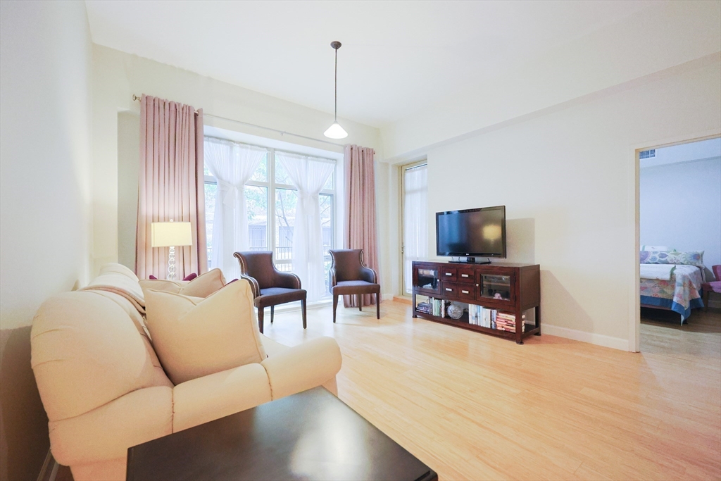 150 Dorchester Ave 103