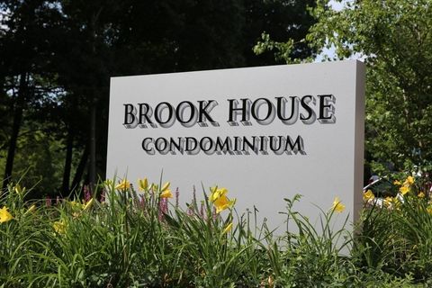 Photo of 33 Pond Ave #612, Brookline, MA 02445 (MLS # 73511540)