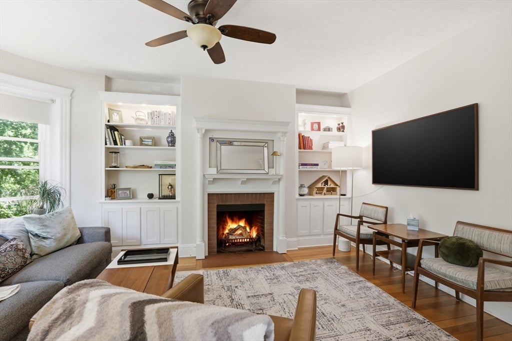 1896 Beacon St PH3