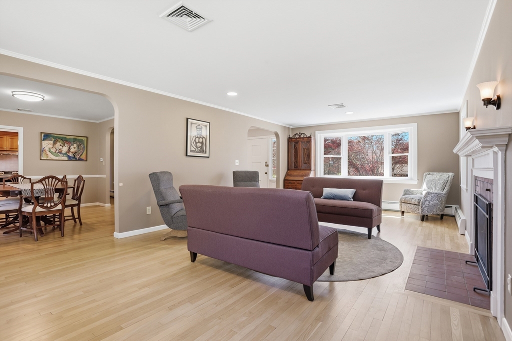 18 Brian Rd