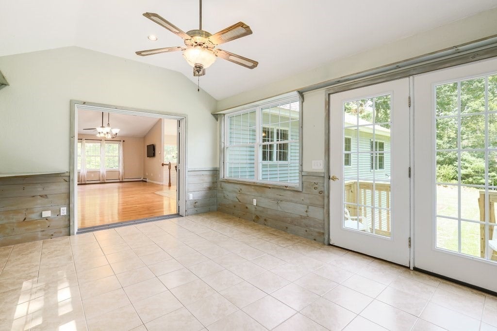 23 Sherwood Dr, Spencer, MA Photo #20