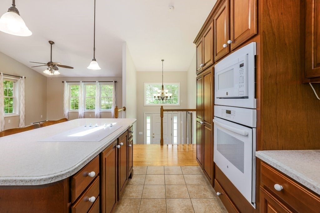 23 Sherwood Dr, Spencer, MA Photo #17