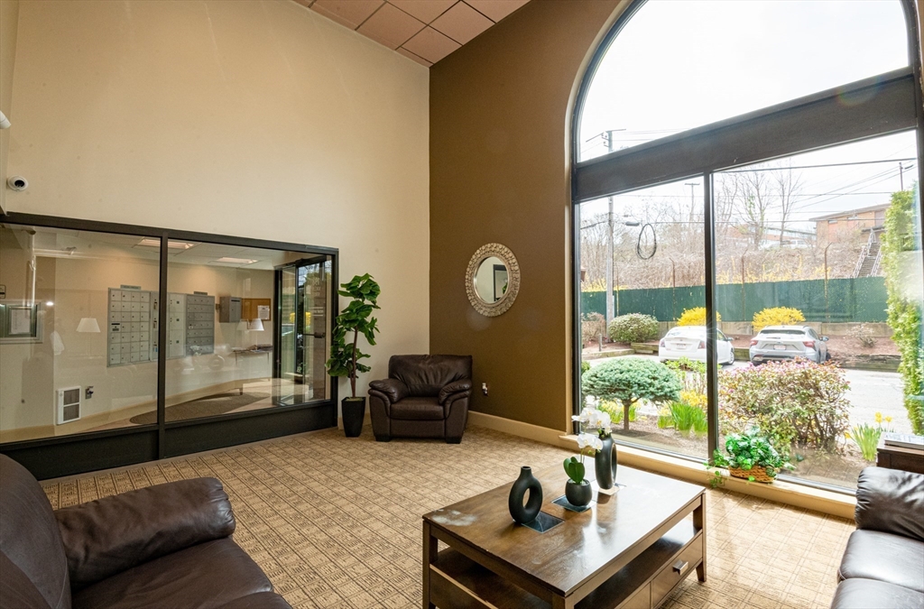 198 Locust St 608