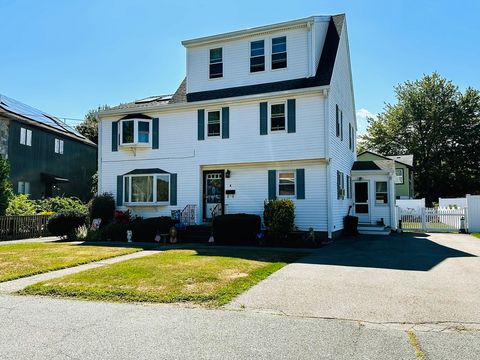 4 Mersea St Saugus MA 01906