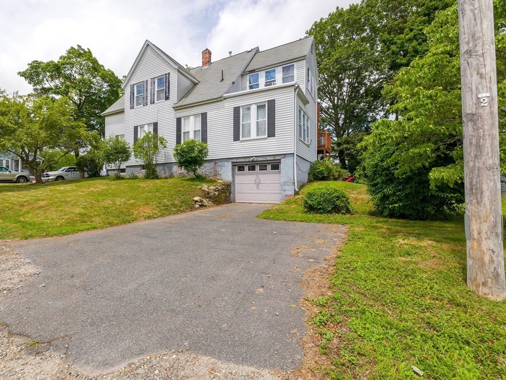 7 Holt Ave