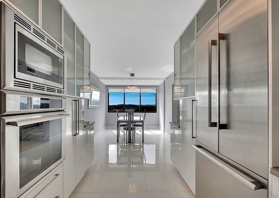 250 Hammond Pond Parkway 1505N