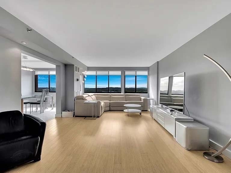 250 Hammond Pond Parkway 1505N