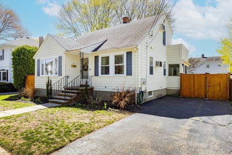 Photo of 7 Linden Rd, Peabody, MA 01960 (MLS # 73508859)