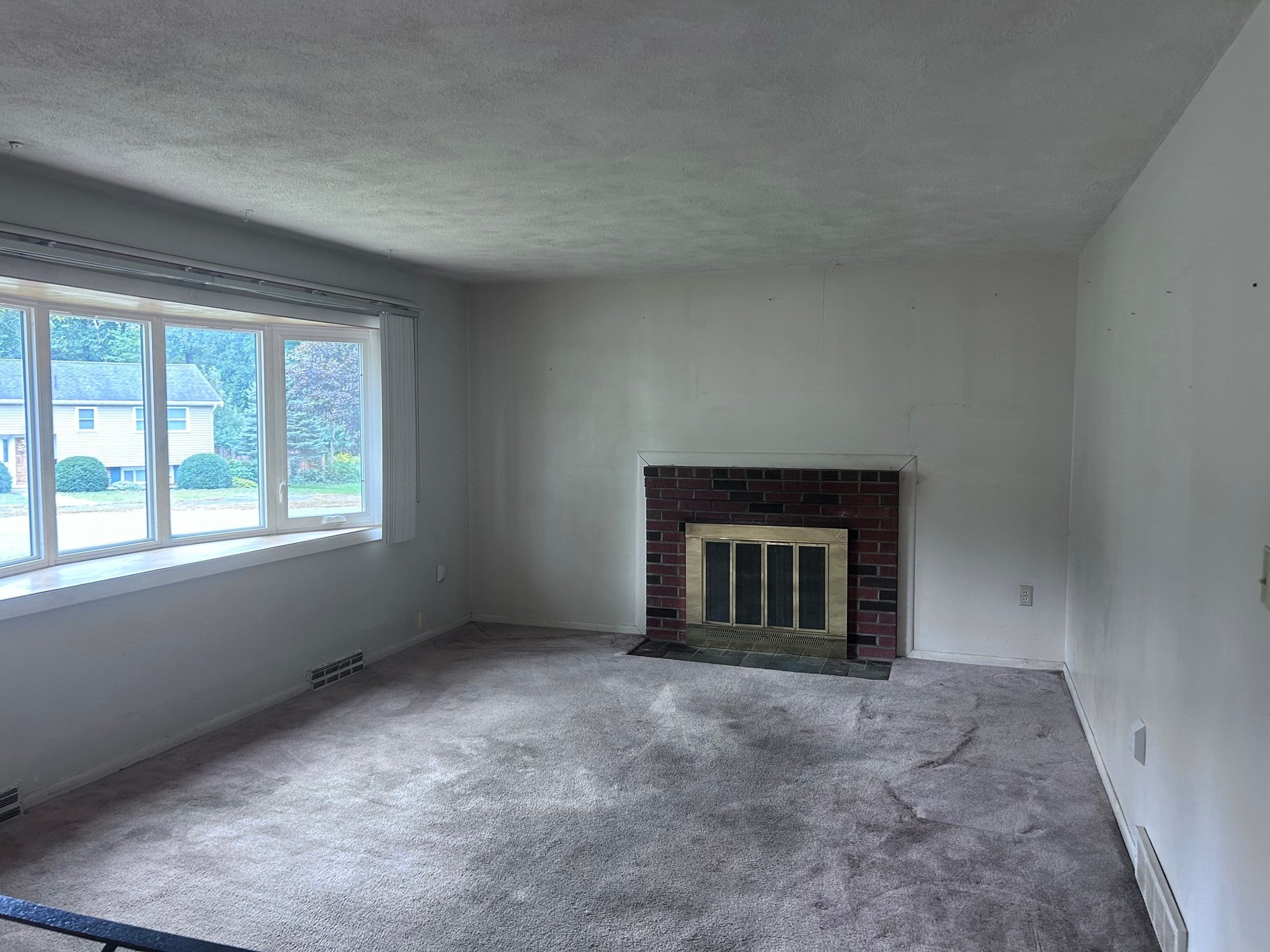 13 Lee Cir, Hudson, MA Photo #7