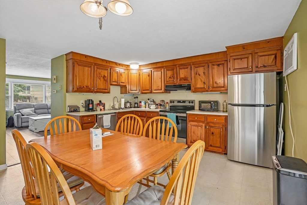 20 Douglas Dr 20