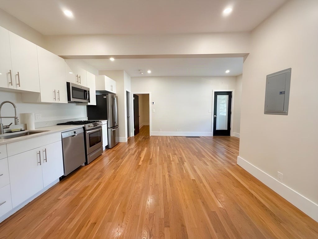 289 Walnut St #1, Stoughton, MA Photo #9