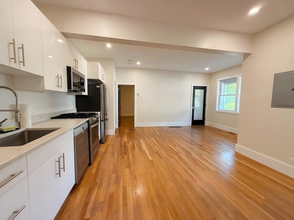 289 Walnut St #1, Stoughton, MA Photo #11