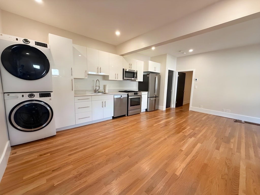 289 Walnut St #1, Stoughton, MA Photo #3