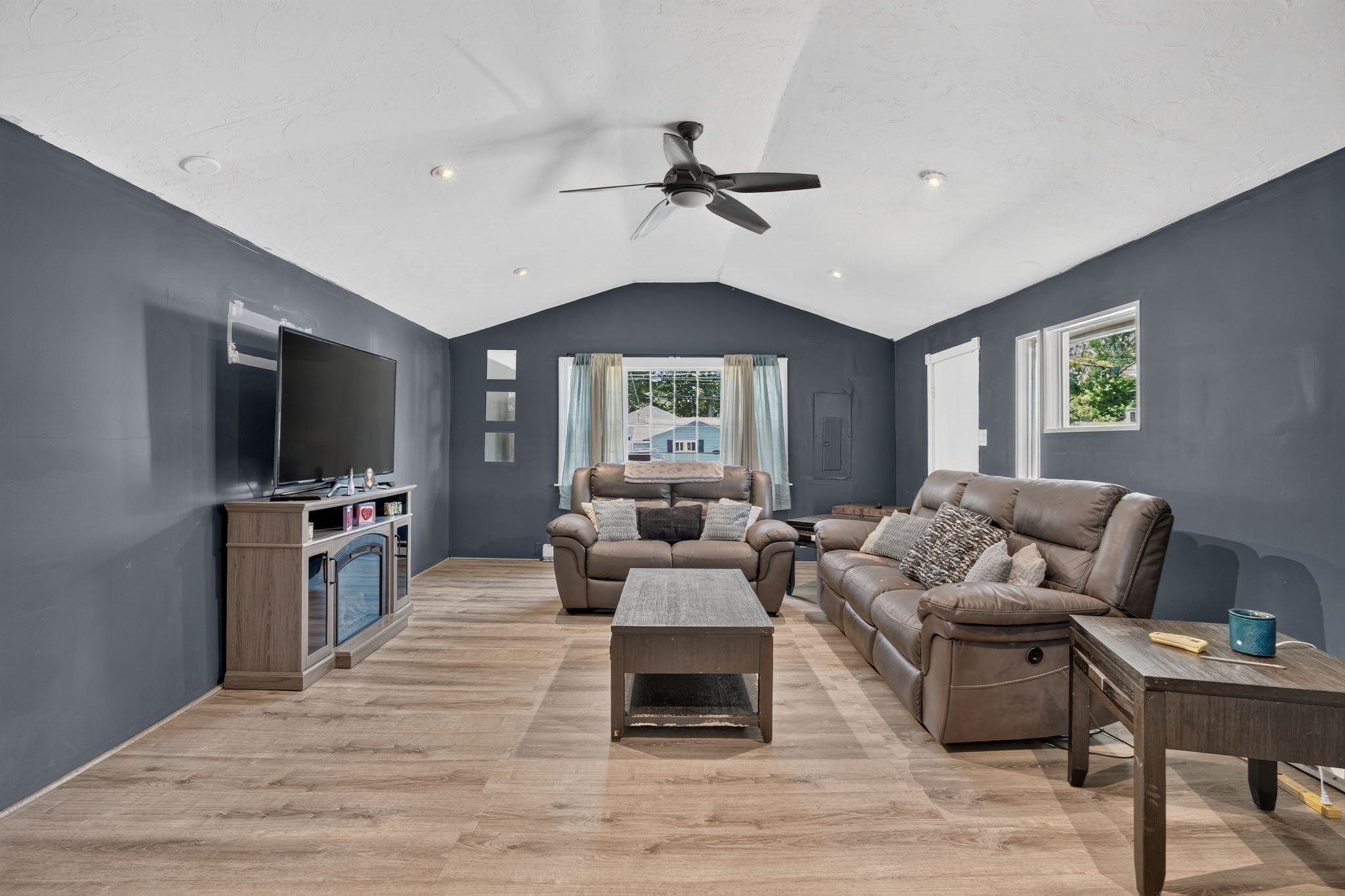 223 Elsie Rd, Brockton, MA Photo #9
