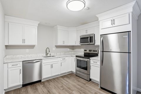 39 Pleasant C8 Northborough MA 01532