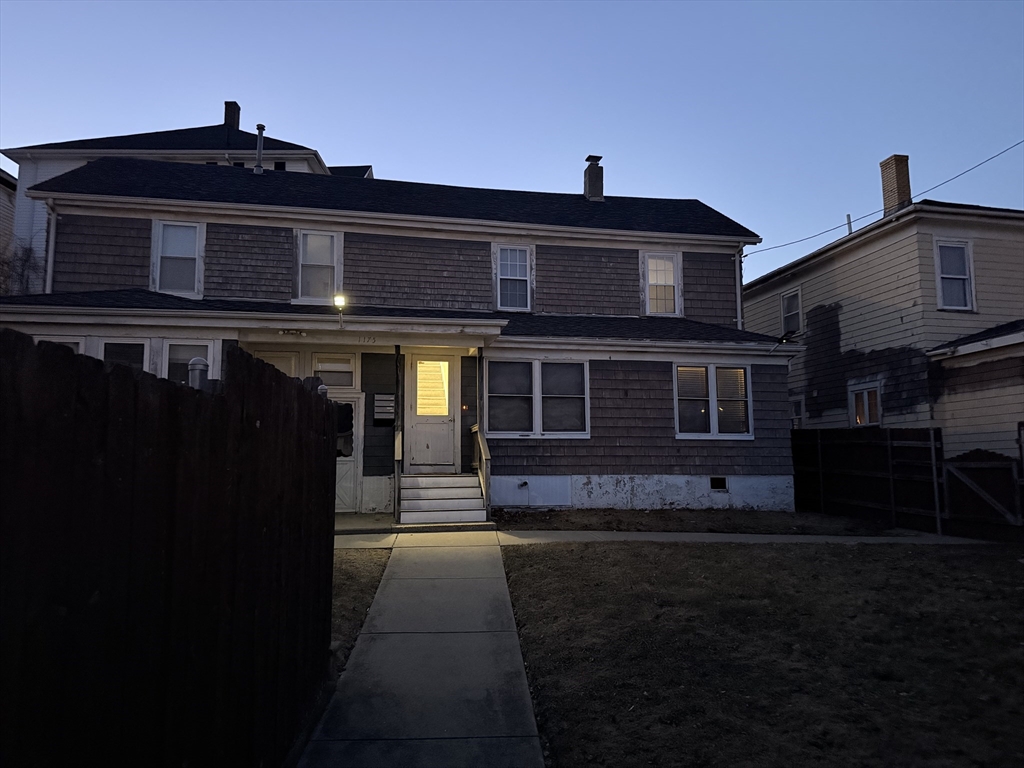 Fall River, Massachusetts 02724, United States, 4 Bedrooms Bedrooms, ,3 BathroomsBathrooms,Residential,Active,235233