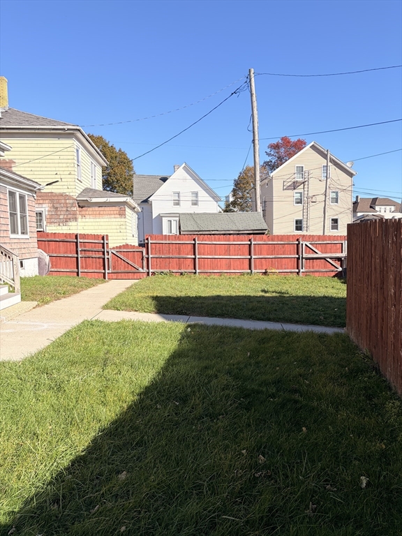 Fall River, Massachusetts 02724, United States, 4 Bedrooms Bedrooms, ,3 BathroomsBathrooms,Residential,Active,235233