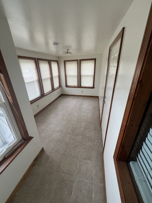 Fall River, Massachusetts 02724, United States, 4 Bedrooms Bedrooms, ,3 BathroomsBathrooms,Residential,Active,235233