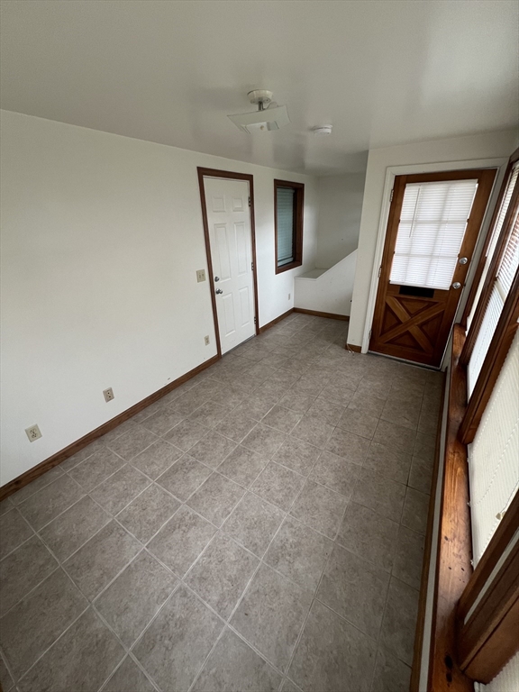 Fall River, Massachusetts 02724, United States, 4 Bedrooms Bedrooms, ,3 BathroomsBathrooms,Residential,Active,235233