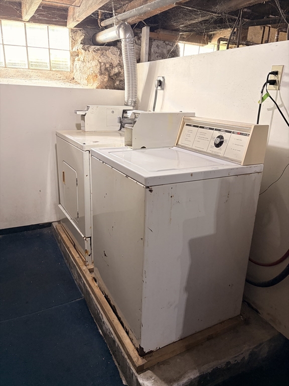 Fall River, Massachusetts 02724, United States, 4 Bedrooms Bedrooms, ,3 BathroomsBathrooms,Residential,Active,235233