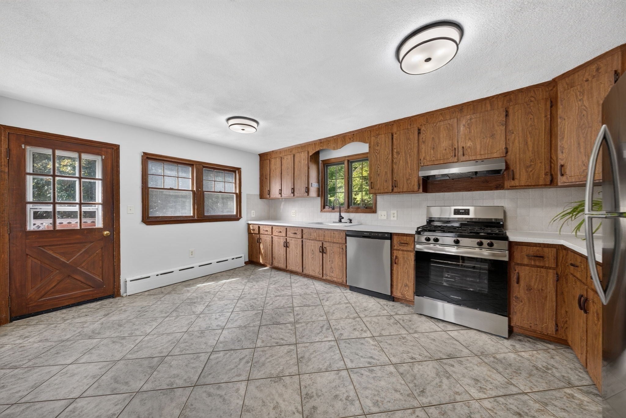 49 Greenhood St