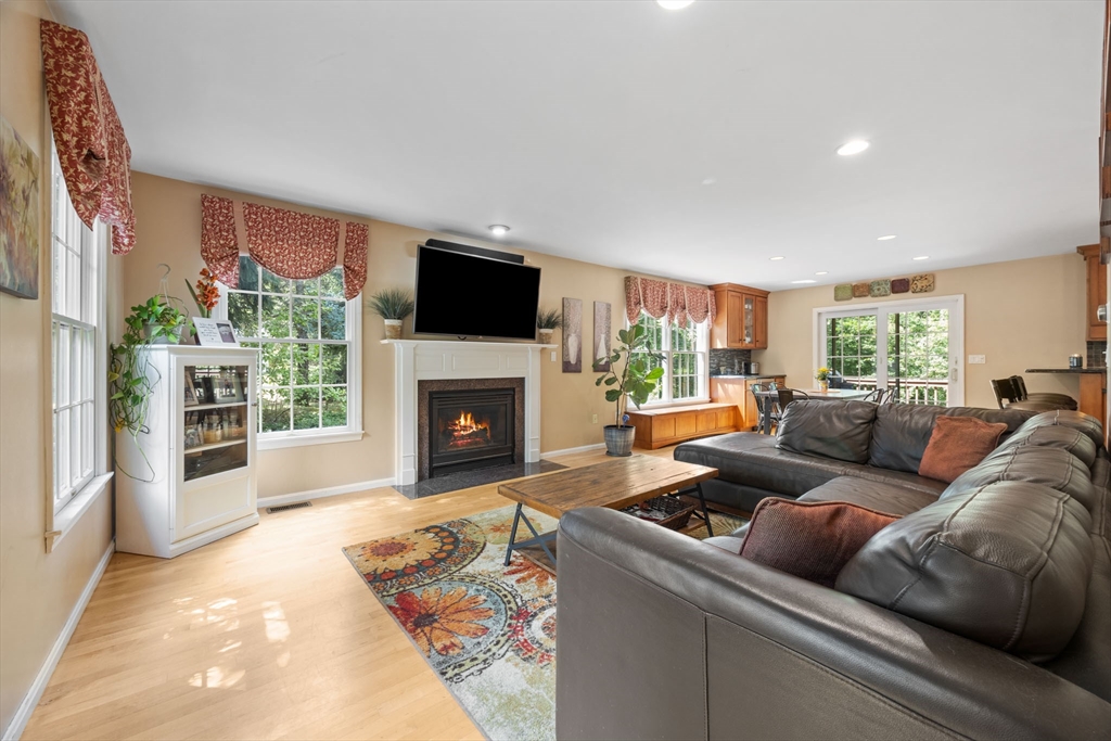 9 Appletree Ln