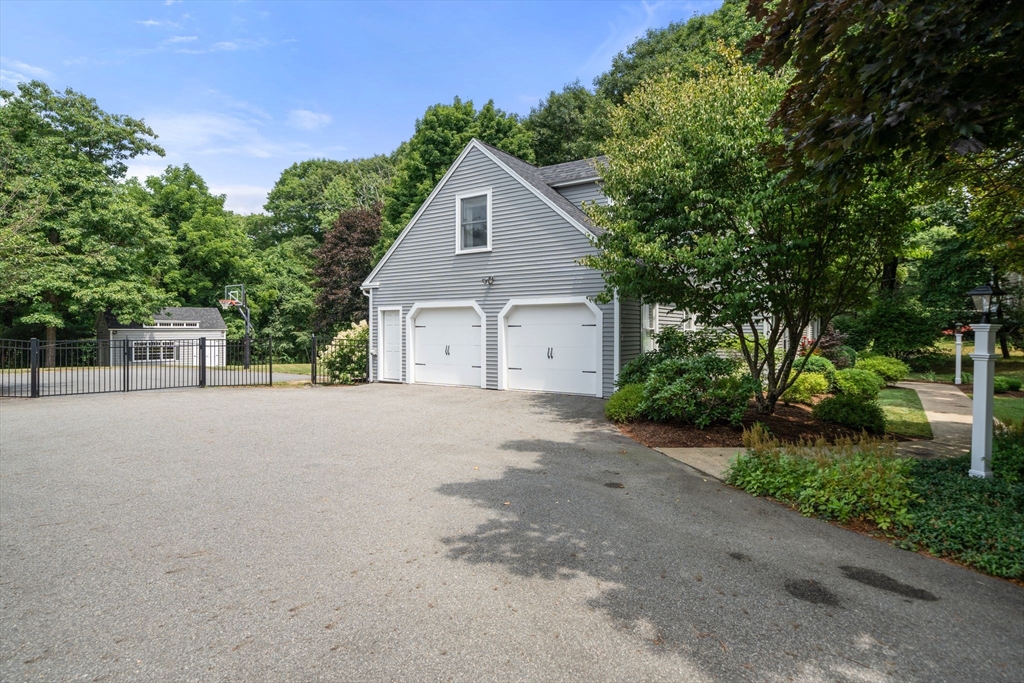 1511 Great Pond Road