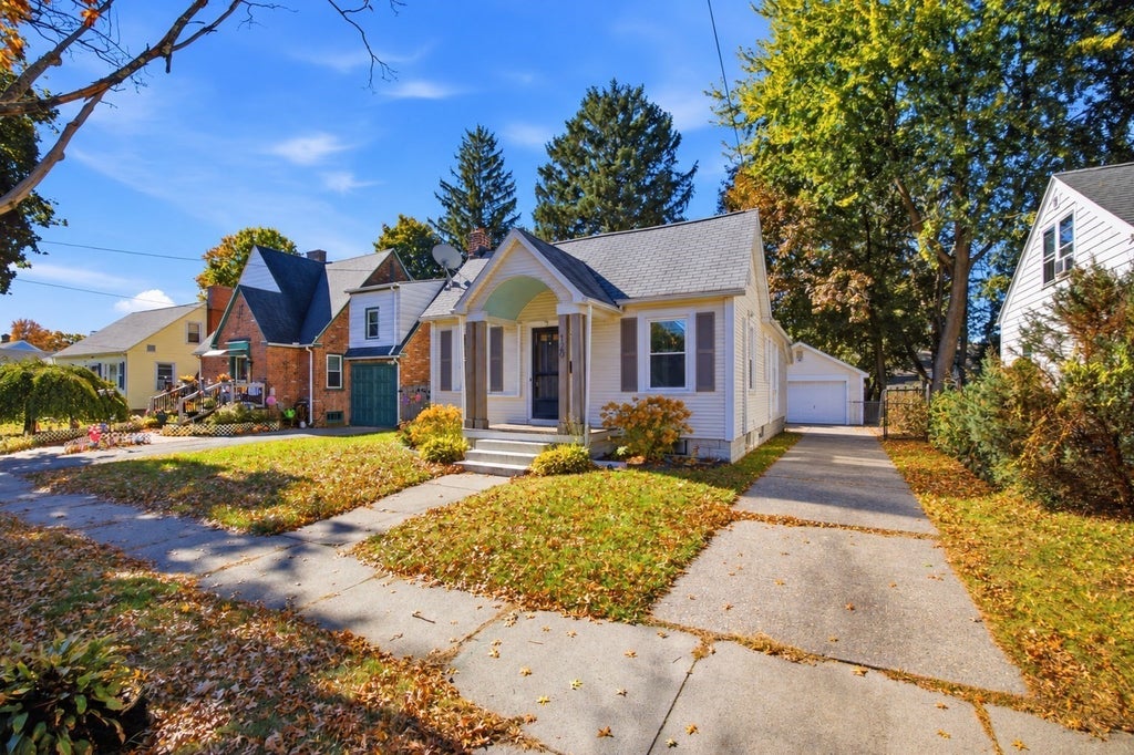 Photo of 120 Ellsworth Ave, Springfield, MA 01118 (MLS # 73594737)