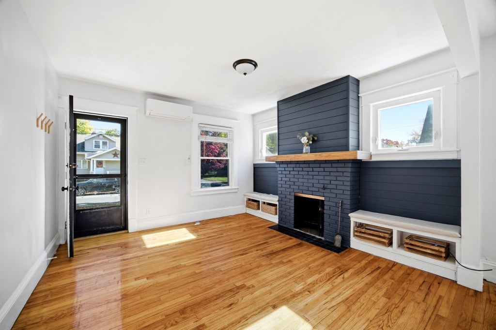 Photo of 120 Ellsworth Ave, Springfield, MA 01118 (MLS # 73594737)
