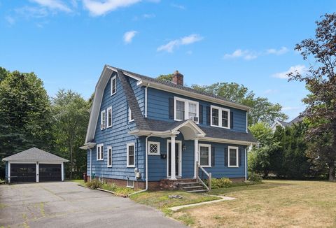 15 E Grove St Middleboro MA 02346