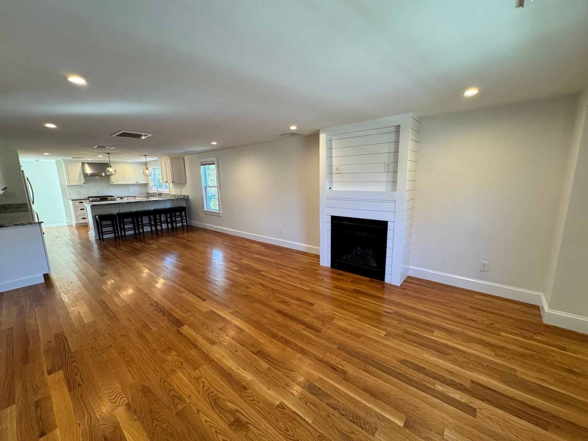 613 Adams 2