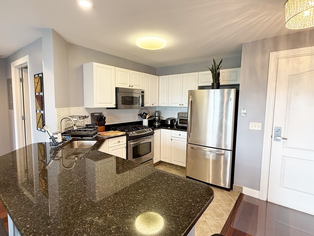 614 Pond St 2406
