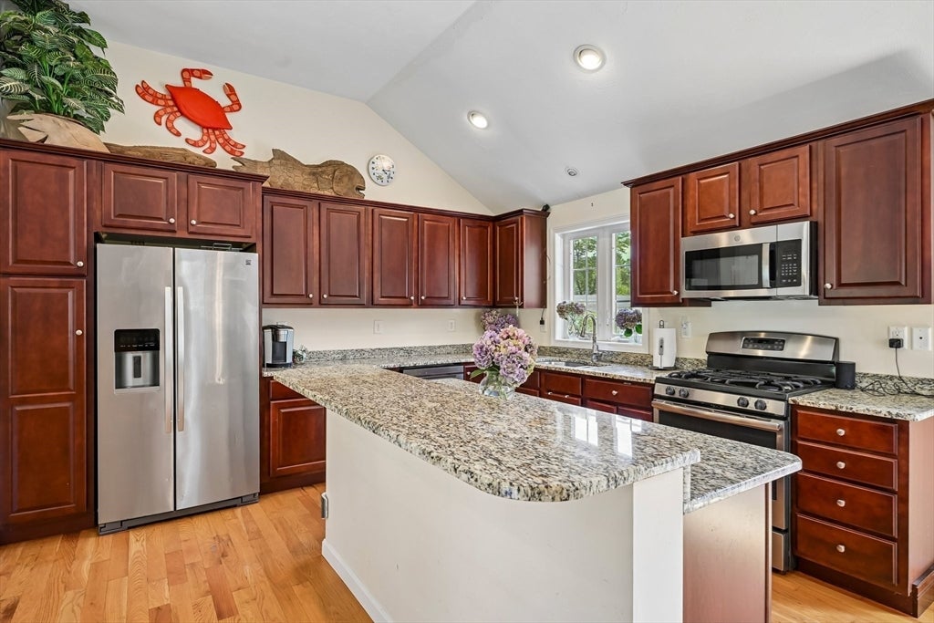 12 Autumn St, Billerica, MA Photo #5