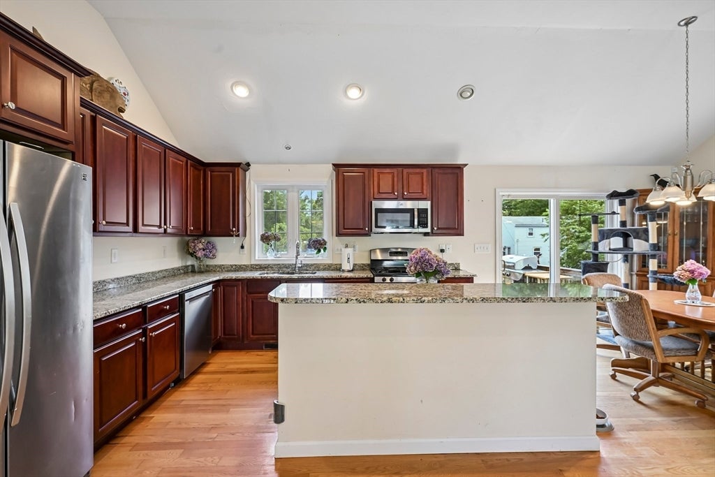 12 Autumn St, Billerica, MA Photo #3
