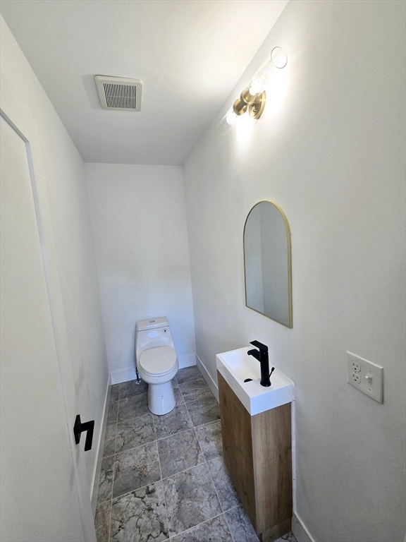 321 Riverside Dr