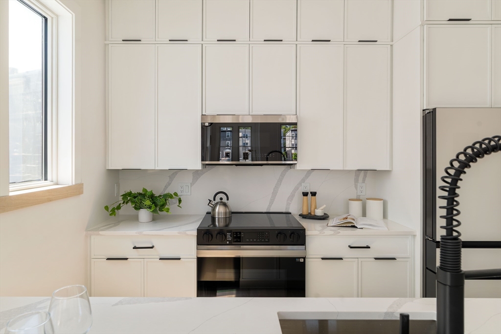 140 Shirley Street 204