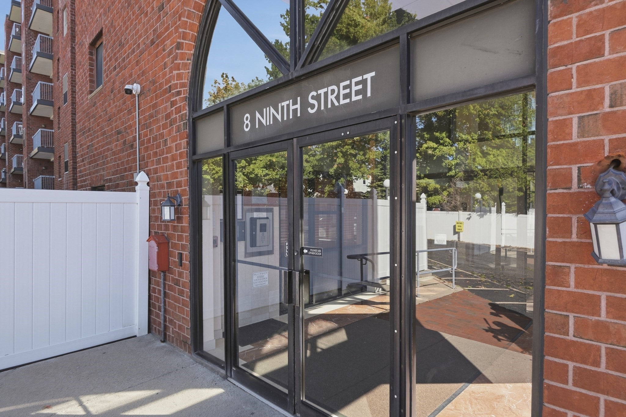 8 Ninth Street 516