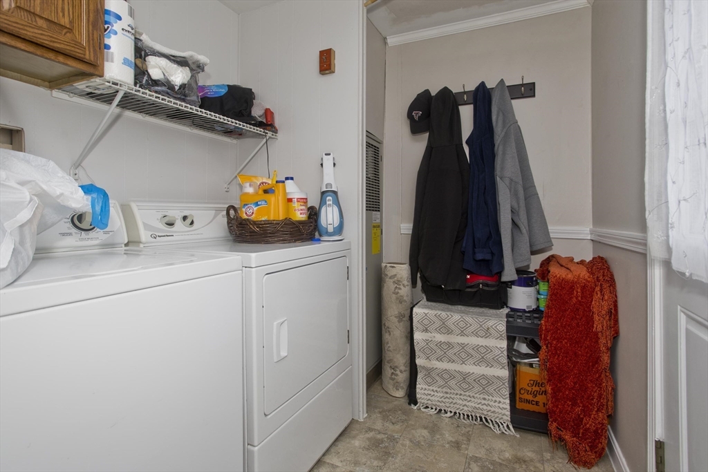 93 Grochmal Avenue 12