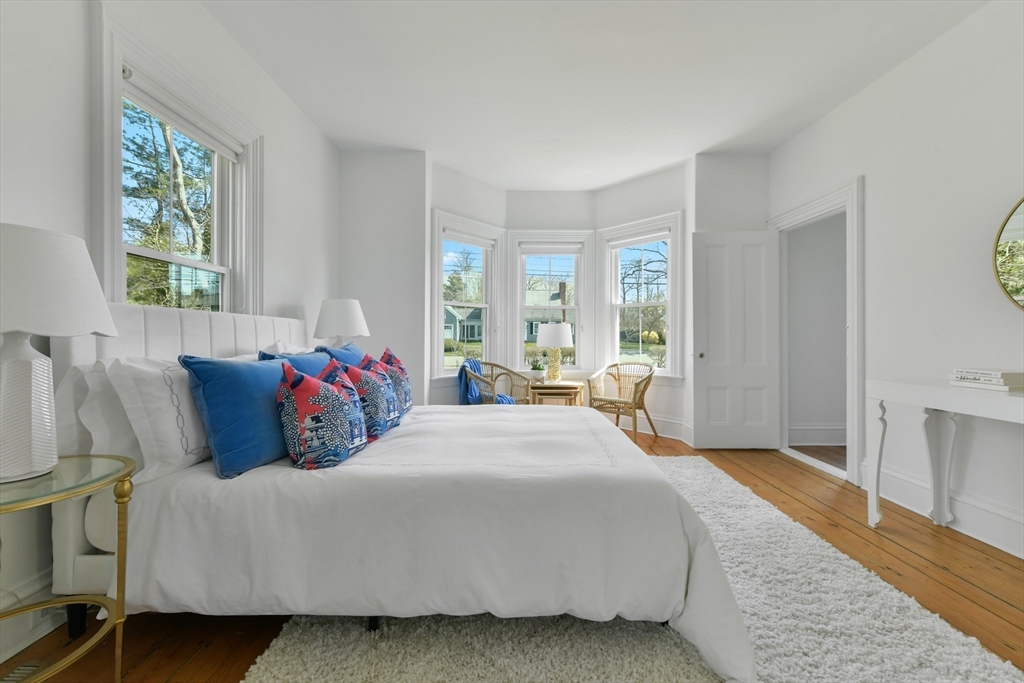 Barnstable, Massachusetts 02635, United States, 4 Bedrooms Bedrooms, ,3 BathroomsBathrooms,Residential,Active,114547