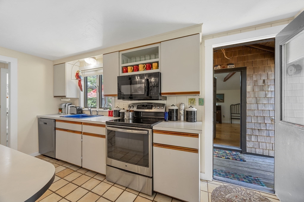 2 Brettwood Rd