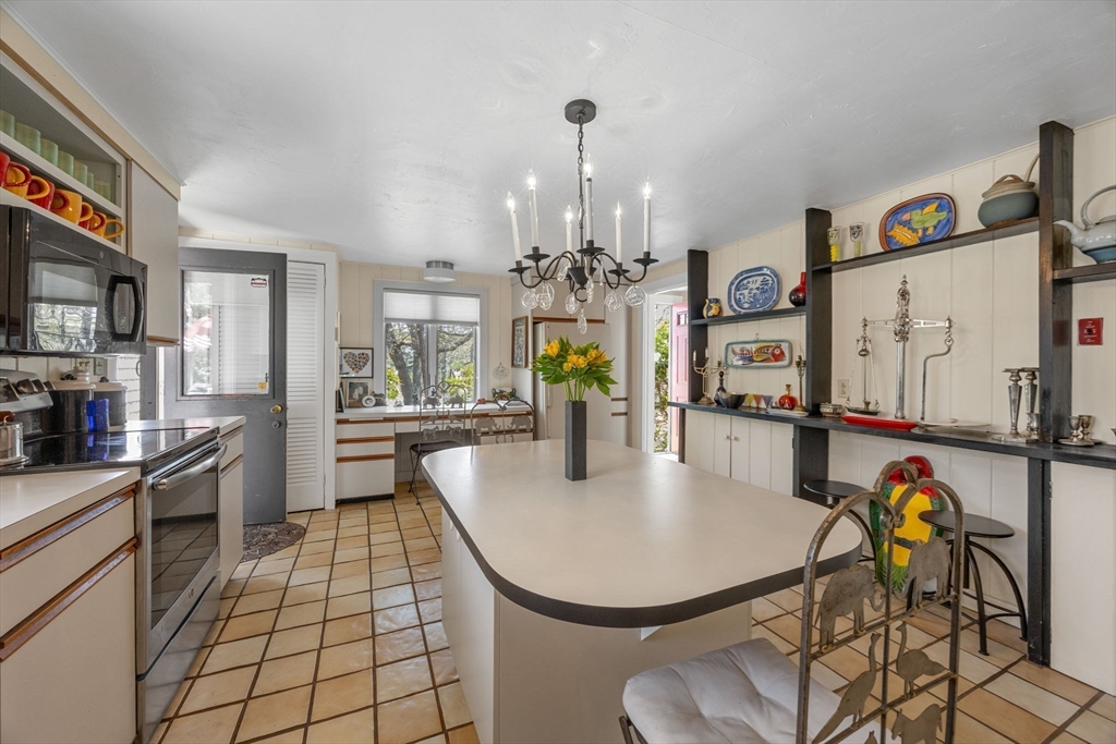 2 Brettwood Rd